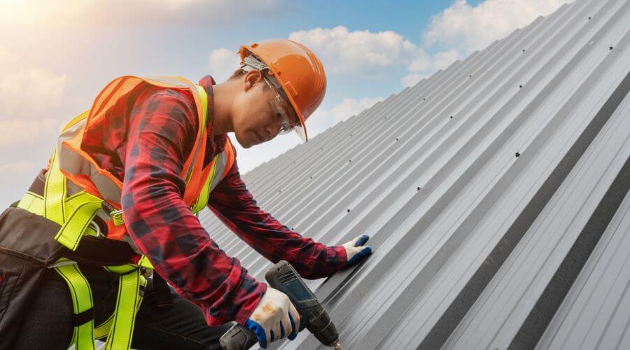 Professional Emergency Roof Repairs services in Hammond, OR
